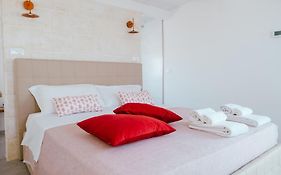 Iconica Luxury Suites